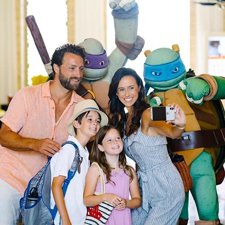 Nickelodeon Hotels & Resorts Punta Cana Esterno foto The Teenage Mutant Ninja Turtles at the Nickelodeon Hotel in Punta Cana, Dominican Republic