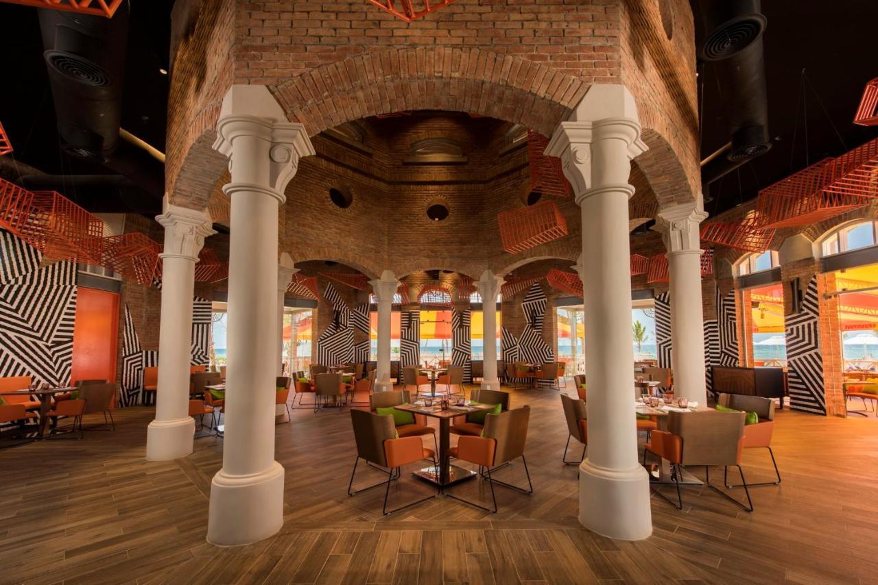 Nickelodeon Hotels & Resorts Punta Cana Esterno foto The interior of the restaurant