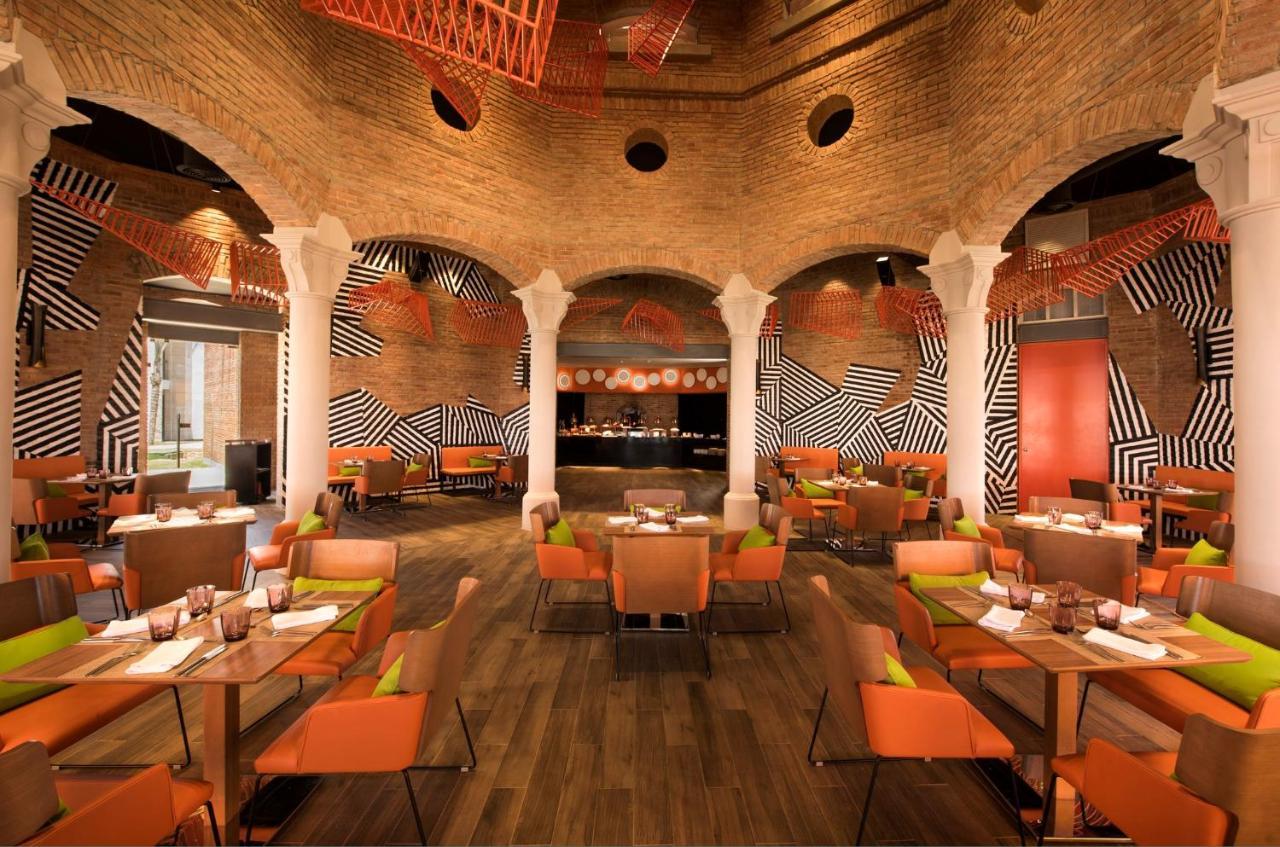Nickelodeon Hotels & Resorts Punta Cana Esterno foto Interior of the restaurant