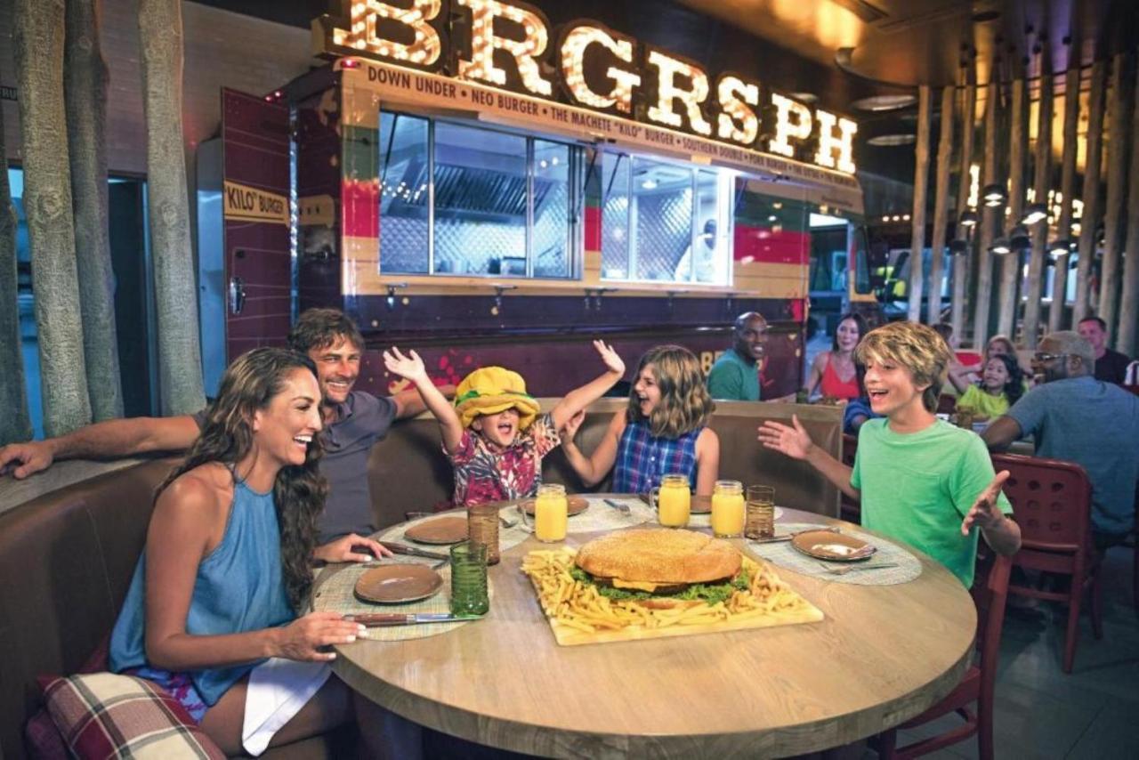 Nickelodeon Hotels & Resorts Punta Cana Esterno foto Burger King restaurant