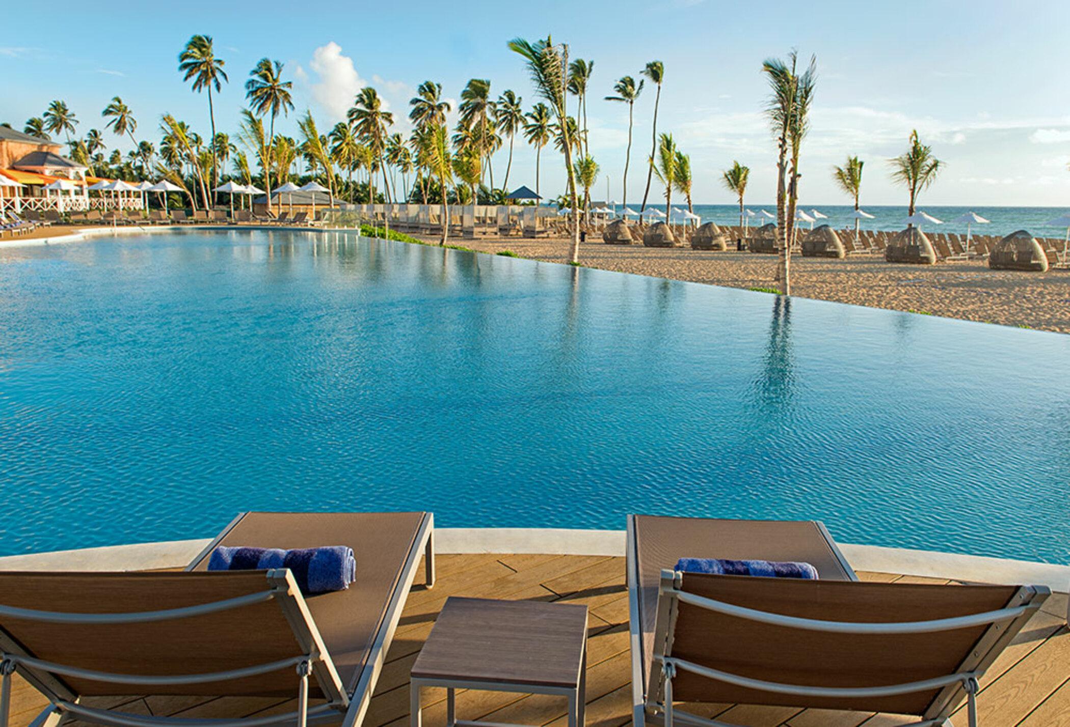 Nickelodeon Hotels & Resorts Punta Cana Esterno foto Infinity pool at the Iberostar Grand Hotel Bávaro