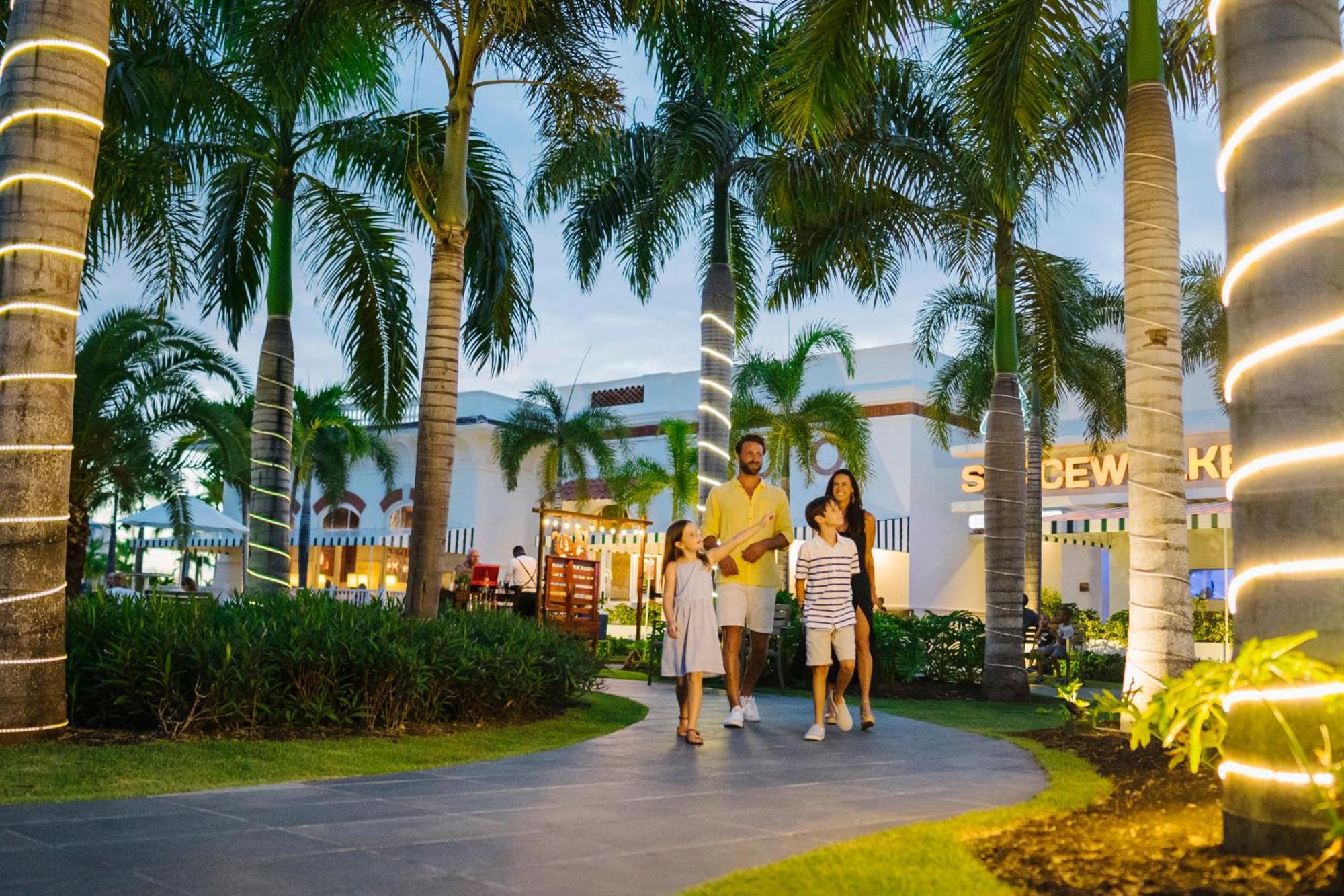 Nickelodeon Hotels & Resorts Punta Cana Esterno foto Vinpearl Hotel Nha Trang